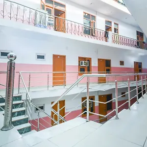 Spot On 36686 Om Shanti Palace Hotel Chandigarh